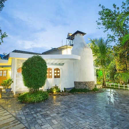 Mistletoe Homestay & Cafe มุนนาร์ ภายนอก รูปภาพ