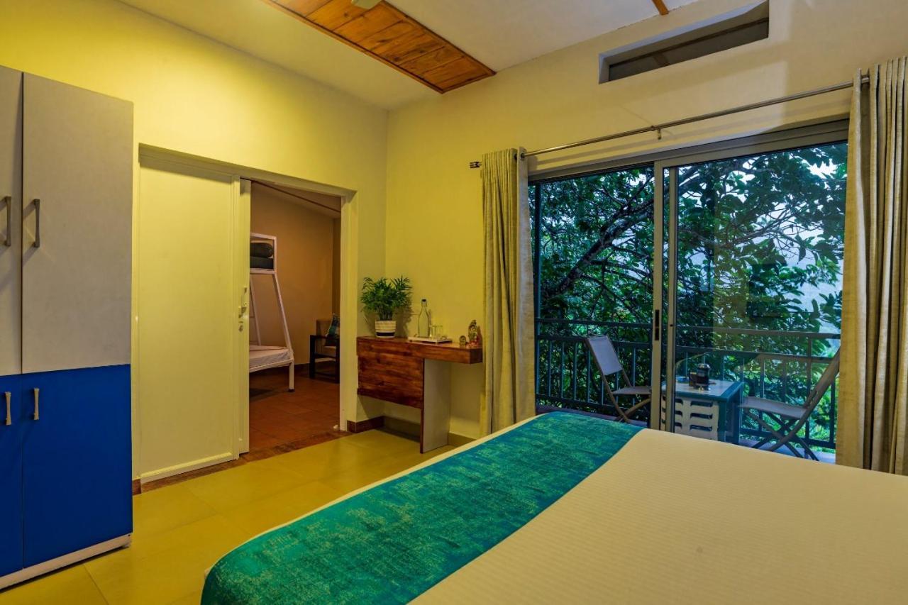 Mistletoe Homestay & Cafe มุนนาร์ ภายนอก รูปภาพ