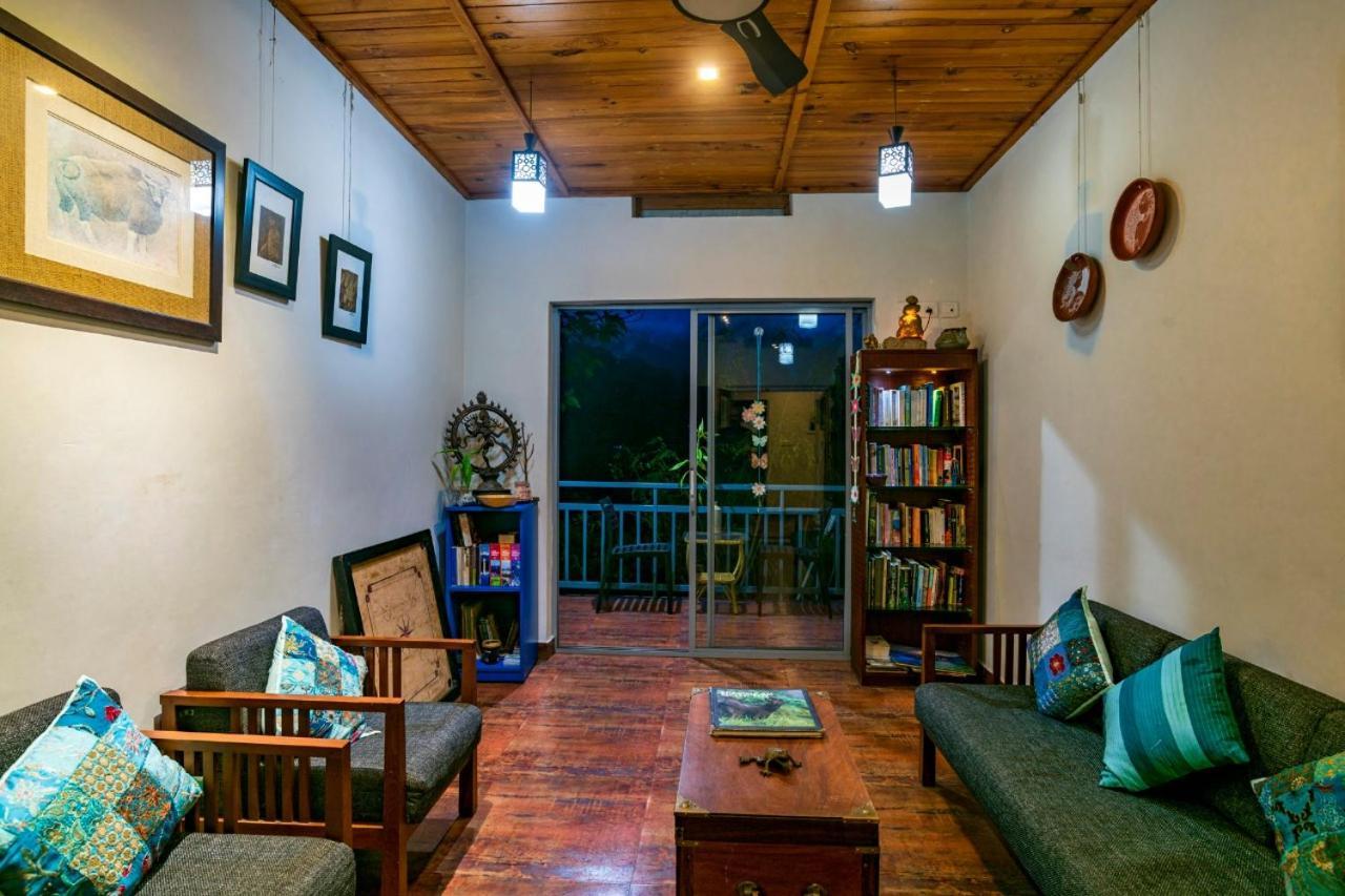 Mistletoe Homestay & Cafe มุนนาร์ ภายนอก รูปภาพ