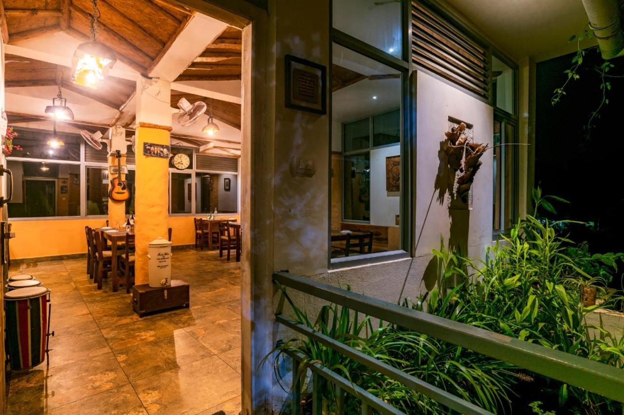 Mistletoe Homestay & Cafe มุนนาร์ ภายนอก รูปภาพ