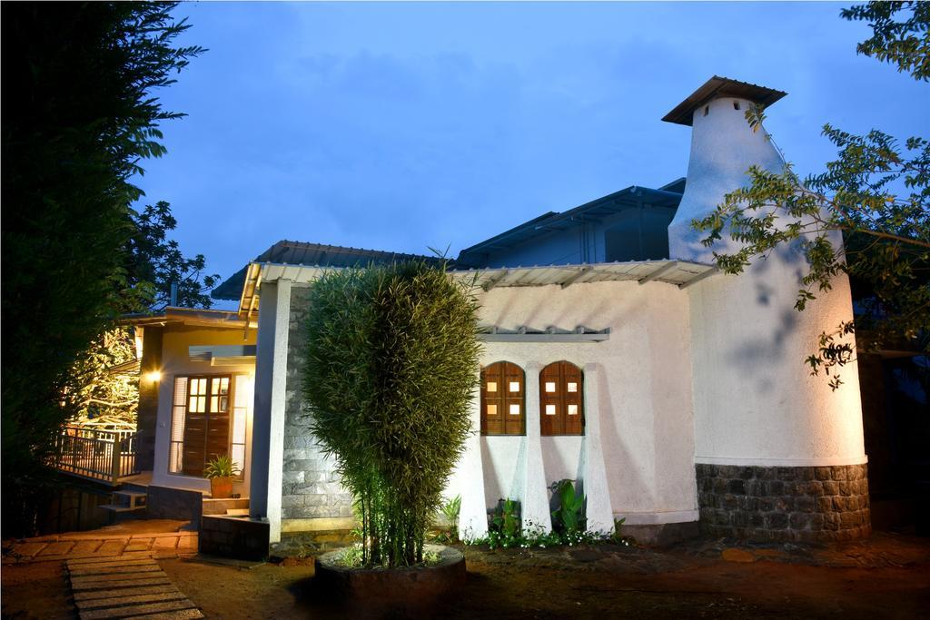 Mistletoe Homestay & Cafe มุนนาร์ ภายนอก รูปภาพ