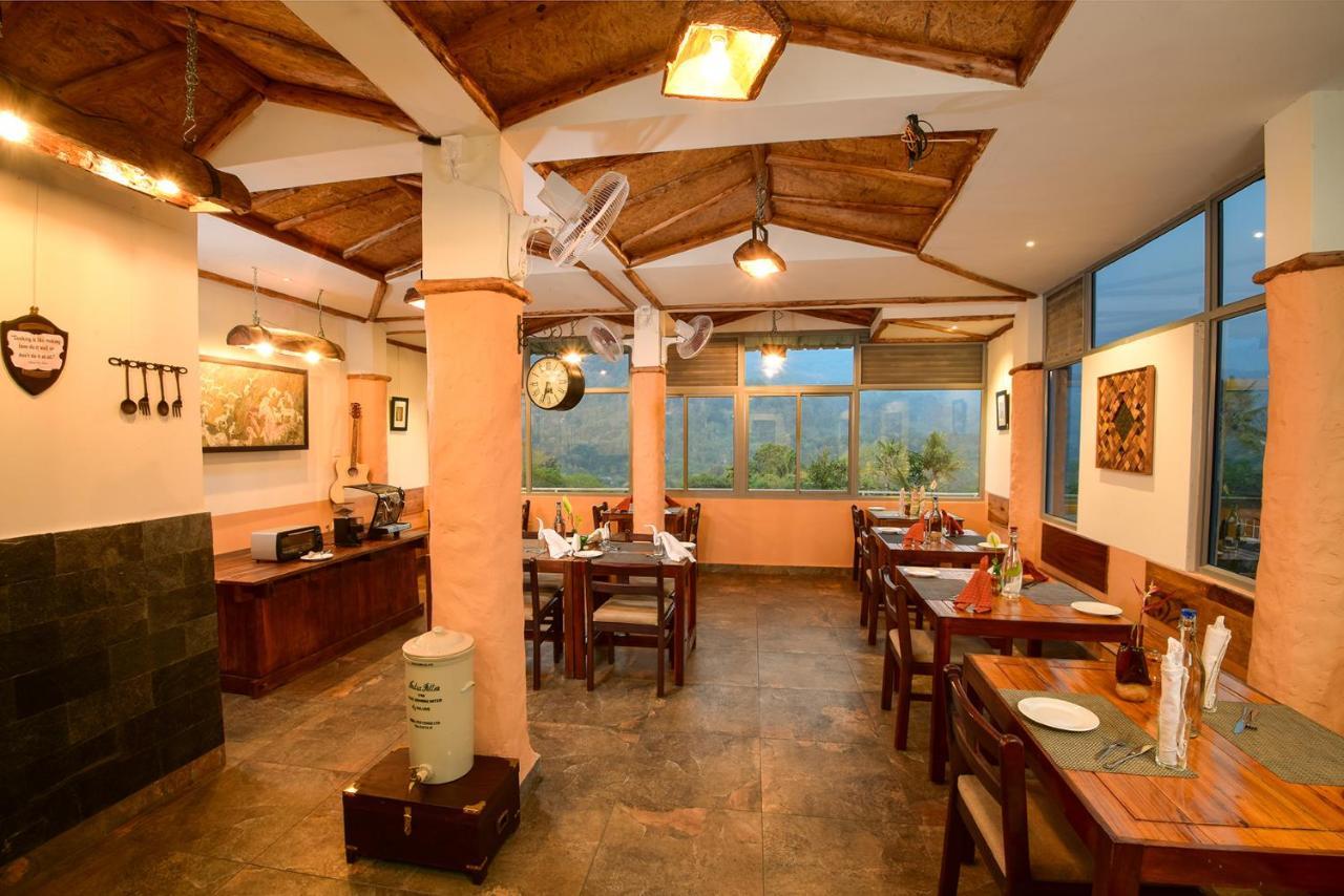 Mistletoe Homestay & Cafe มุนนาร์ ภายนอก รูปภาพ