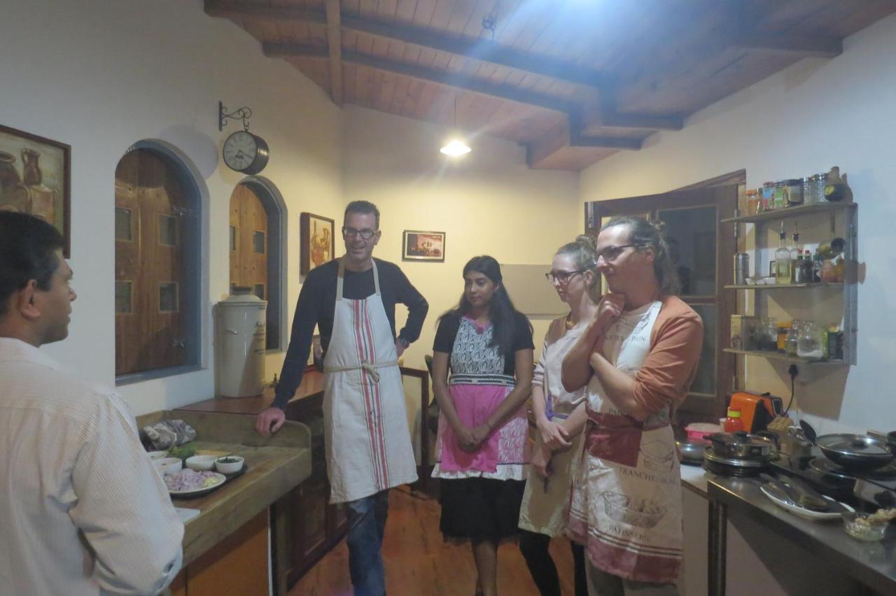 Mistletoe Homestay & Cafe มุนนาร์ ภายนอก รูปภาพ